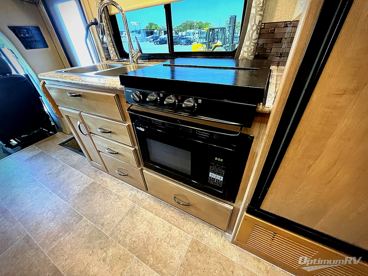 2018 Thor Chateau Sprinter 24WS Photo 17