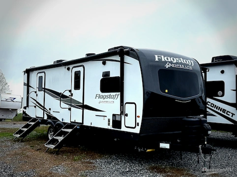 Used 2024 Forest River Flagstaff Super Lite 26FKBS Featured Photo