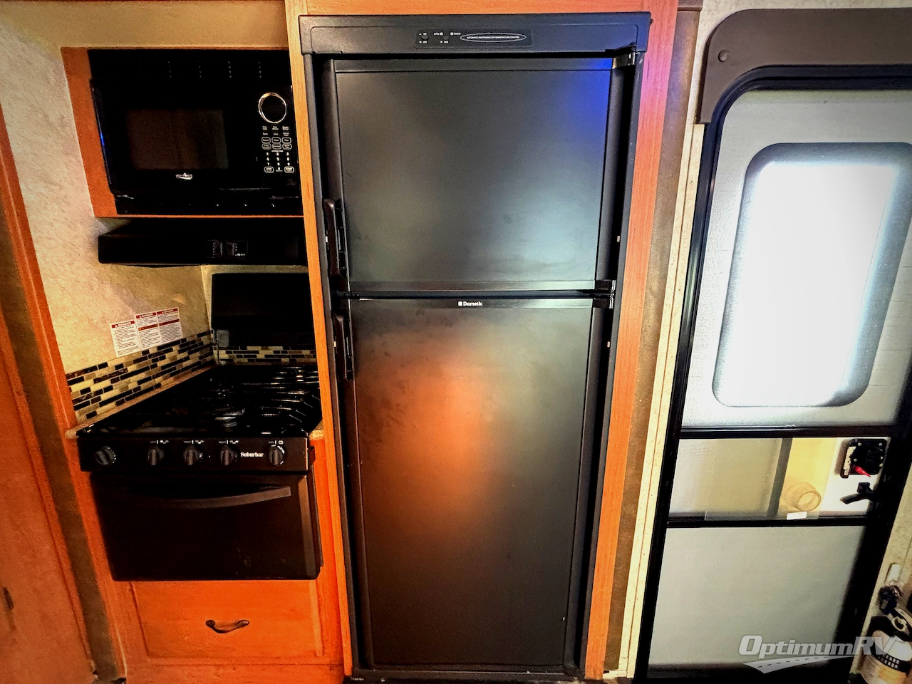 2016 Adventurer Manufacturing Inc. Eagle Cap Truck Camper 1156 Photo 7