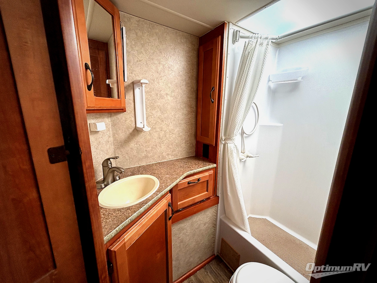 2016 Adventurer Manufacturing Inc. Eagle Cap Truck Camper 1156 Photo 10