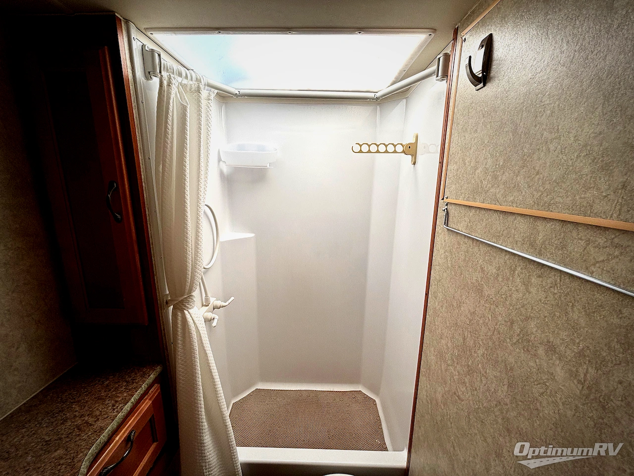 2016 Adventurer Manufacturing Inc. Eagle Cap Truck Camper 1156 Photo 11