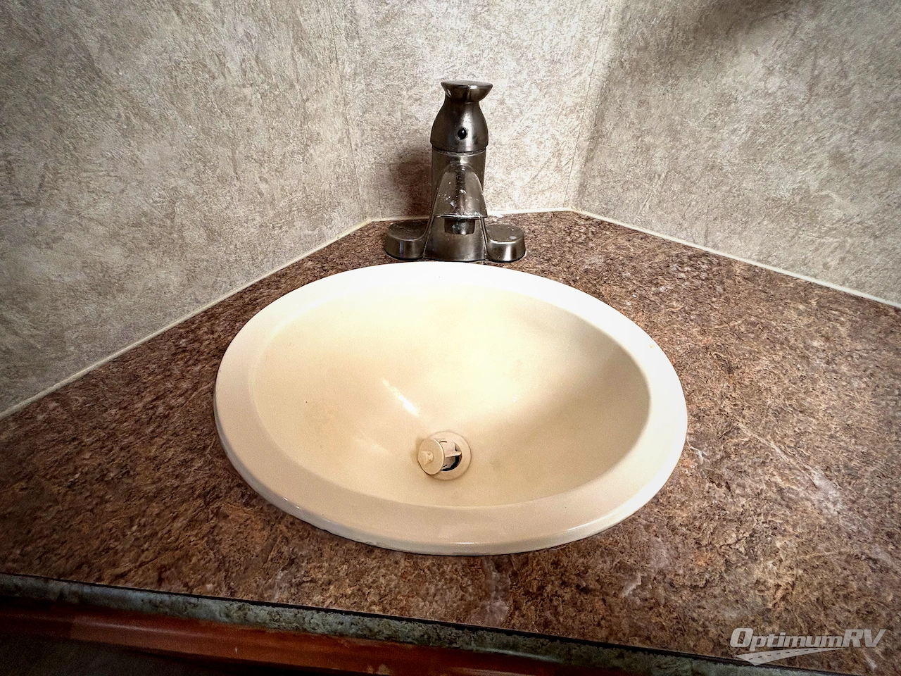 2016 Adventurer Manufacturing Inc. Eagle Cap Truck Camper 1156 Photo 12