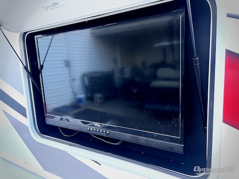 2023 Thor Chateau 27R RV Photo 4