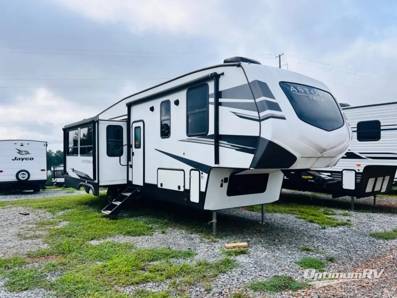 CAMPERレザー　23.5 Used 2023 Coachmen Apex Ultra-Lite 293RLDS Travel Trailer at