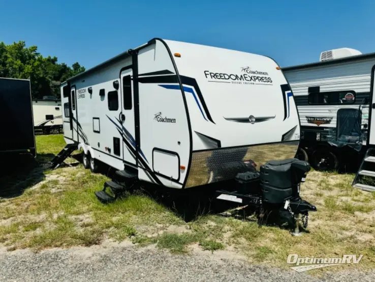 2022 Coachmen Freedom Express Select 28.7SE RV Photo 1