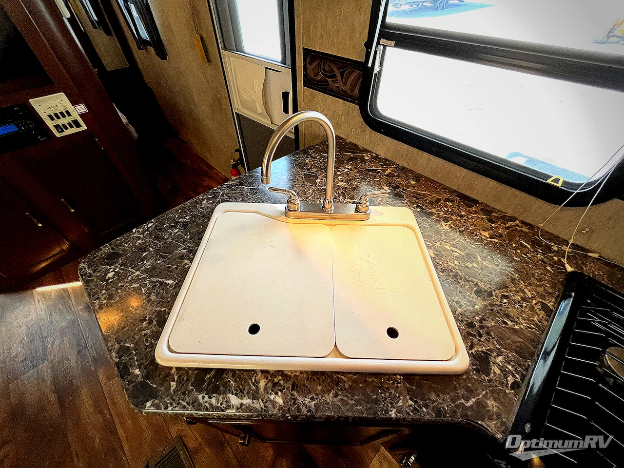 2015 Keystone Passport 2810BH Grand Touring Photo 23