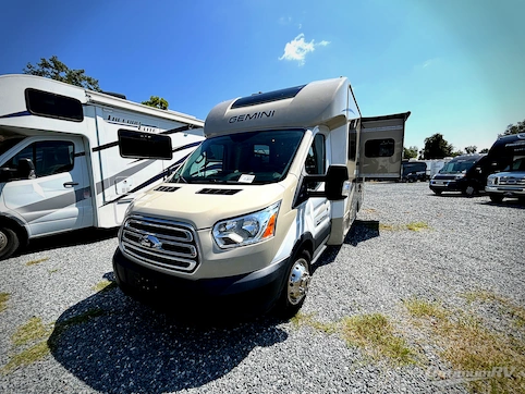 Used 2017 Thor Gemini 23TB Featured Photo