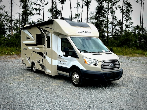 Used 2017 Thor Gemini 23TB Featured Photo