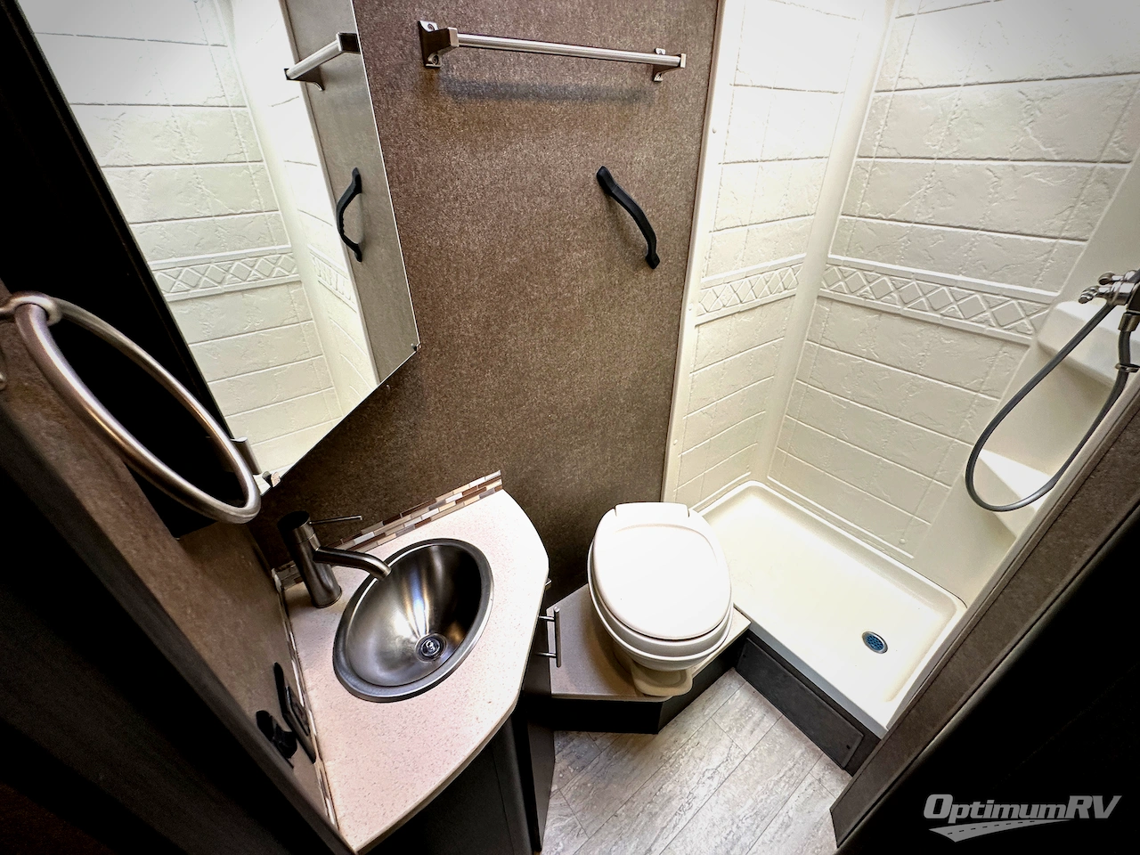 2017 Thor Gemini 23TB Photo 15