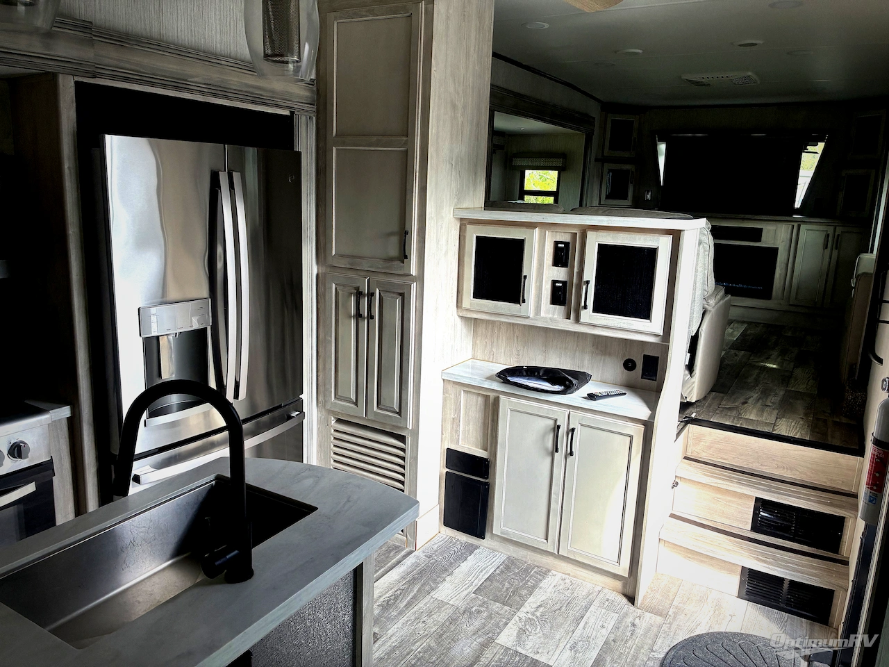 2022 Forest River Sierra 391FLRB Photo 13