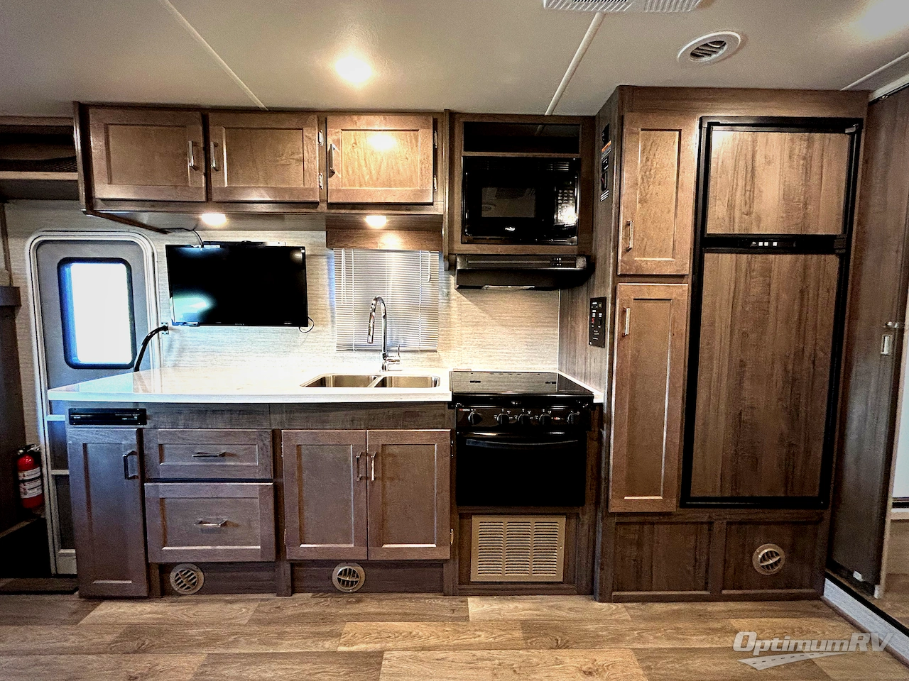 2025 Winnebago Spirit 31K Photo 6