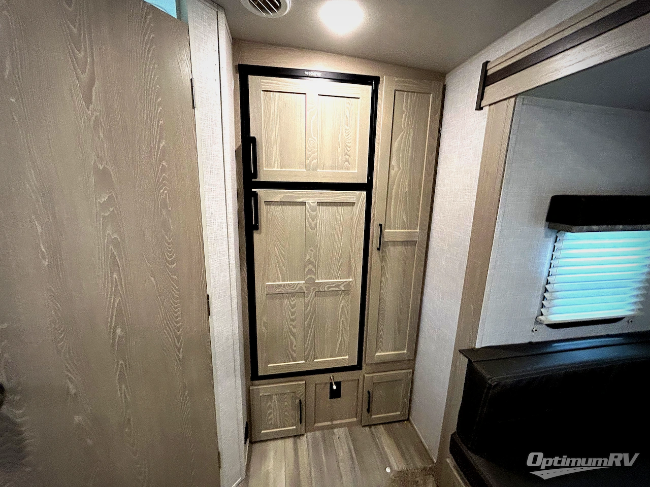 2021 Forest River Rockwood Mini Lite 2104S Photo 11