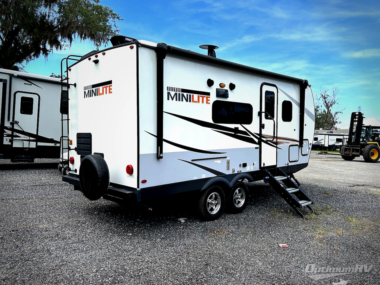 2021 Forest River Rockwood Mini Lite 2104S Photo 2