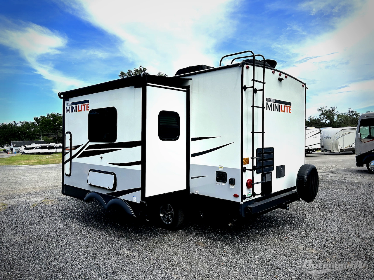 2021 Forest River Rockwood Mini Lite 2104S Photo 3