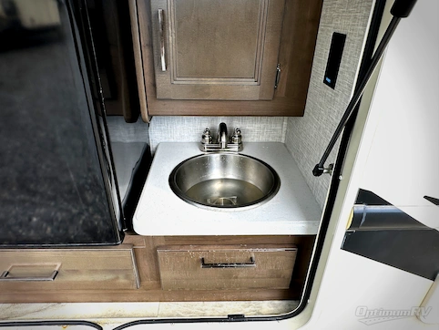 2022 Thor Windsport 29M RV Photo 4