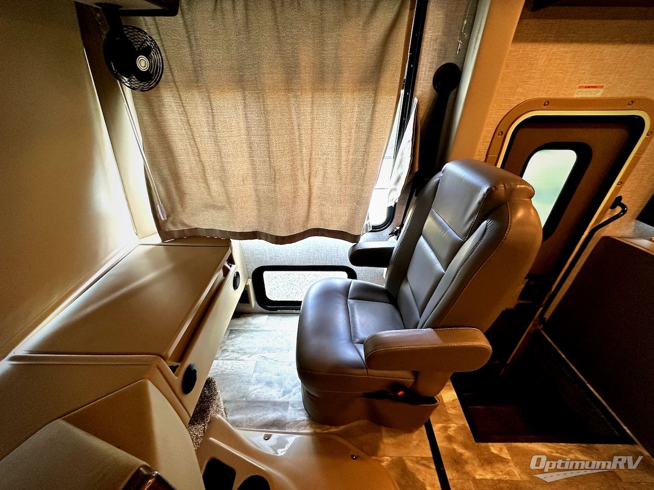 2022 Thor Windsport 29M Photo 5