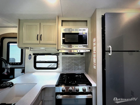 2027 Coachmen Catalina Legacy Edition 293TQBSCK RV Photo 3