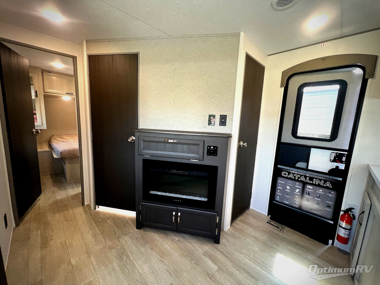 2027 Coachmen Catalina Legacy Edition 293TQBSCK Photo 7