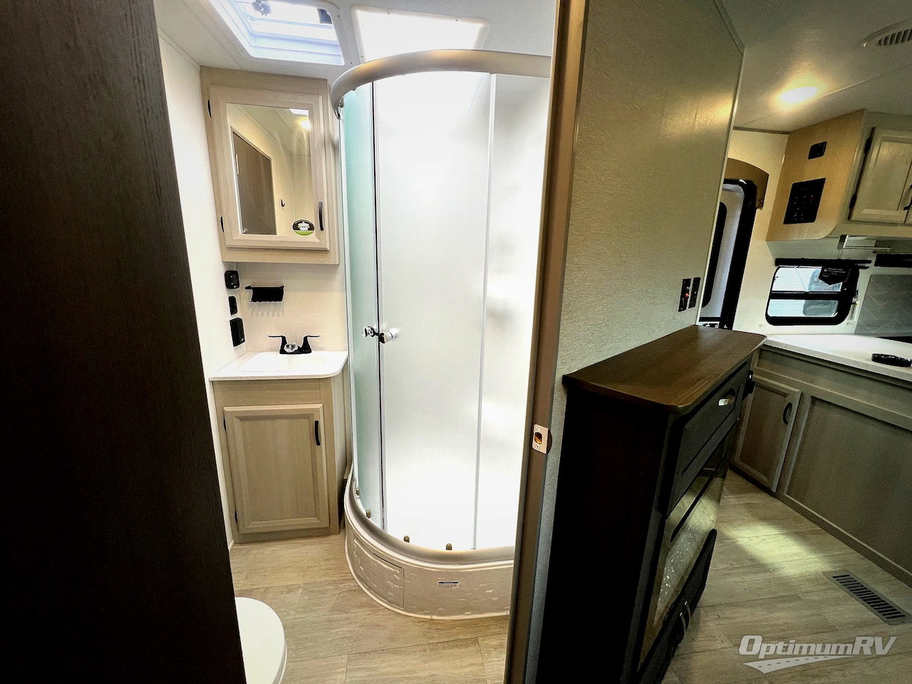 2027 Coachmen Catalina Legacy Edition 293TQBSCK Photo 20
