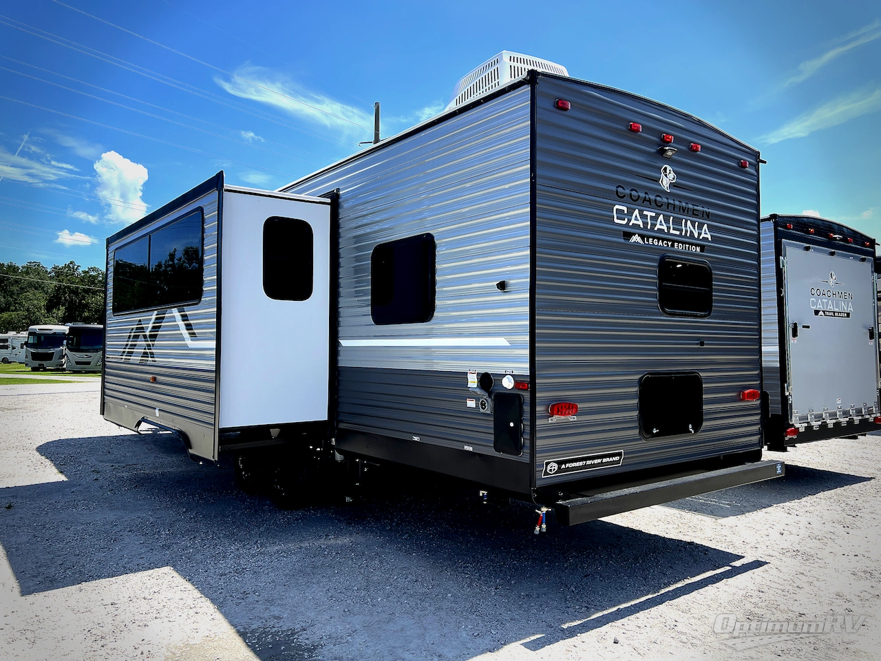 2027 Coachmen Catalina Legacy Edition 293TQBSCK Photo 2
