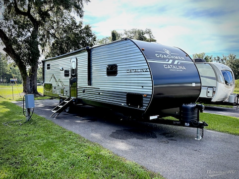 New 2027 Coachmen Catalina Legacy Edition 293TQBSCK Featured Photo