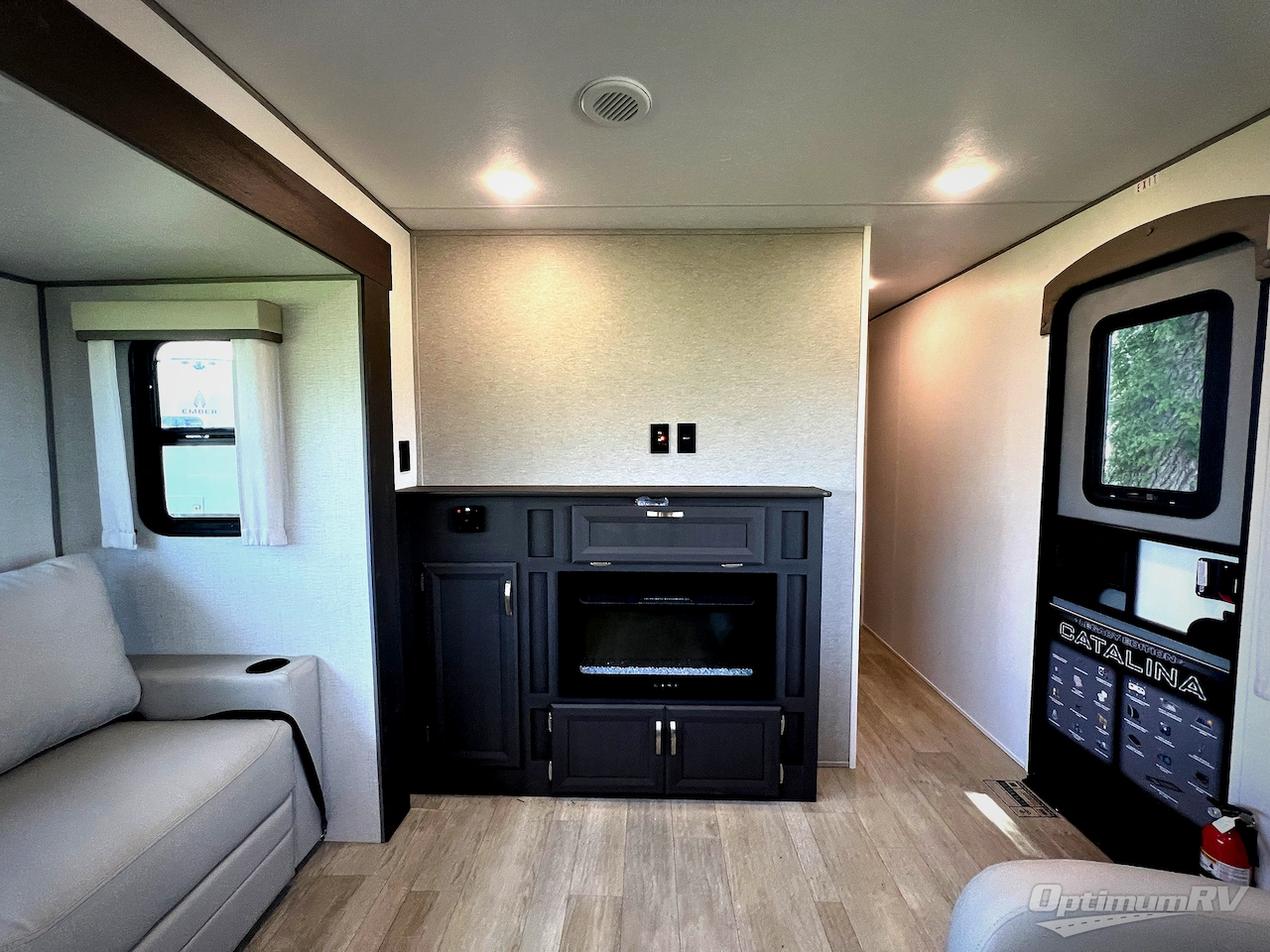 2027 Coachmen Catalina Legacy Edition 283RKS Photo 6