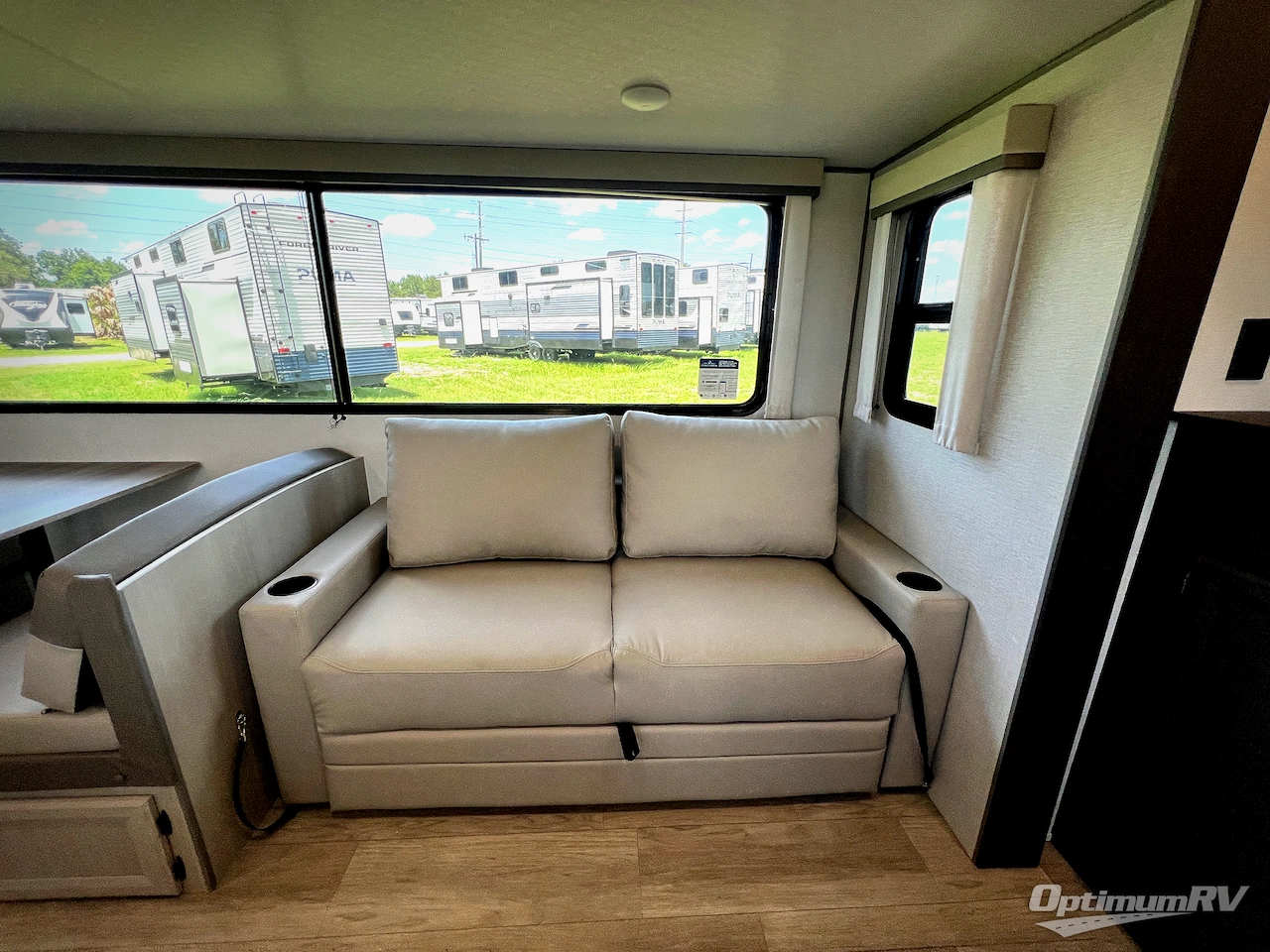 2027 Coachmen Catalina Legacy Edition 283RKS Photo 7