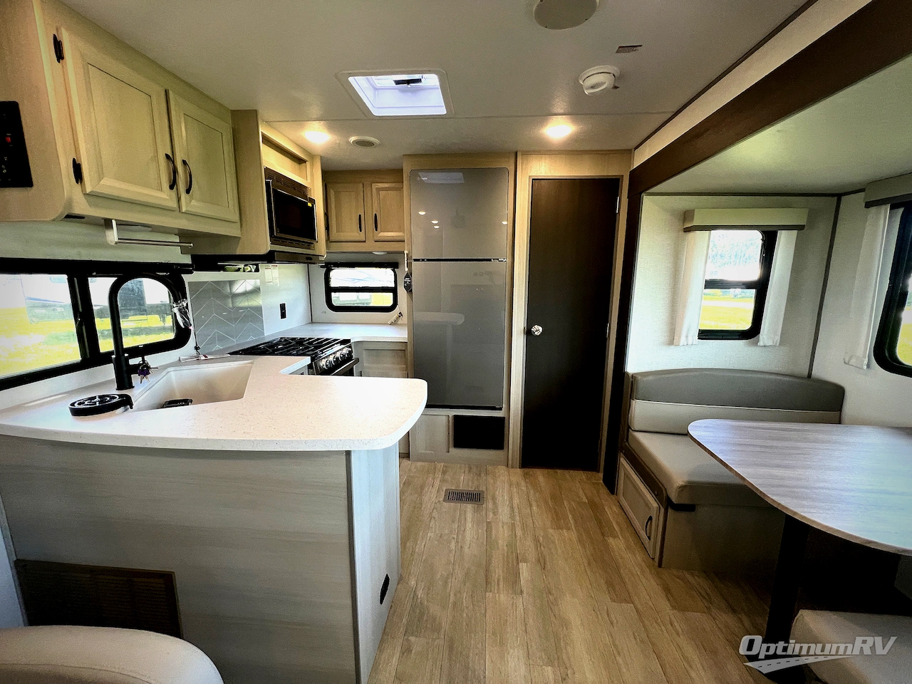 2027 Coachmen Catalina Legacy Edition 283RKS Photo 10