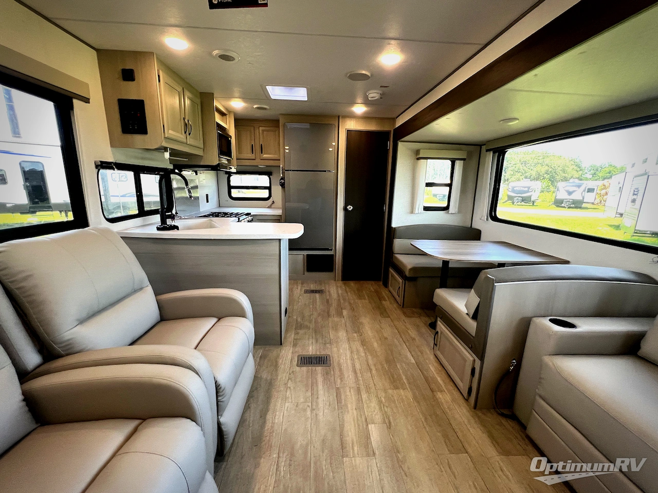 2027 Coachmen Catalina Legacy Edition 283RKS Photo 20
