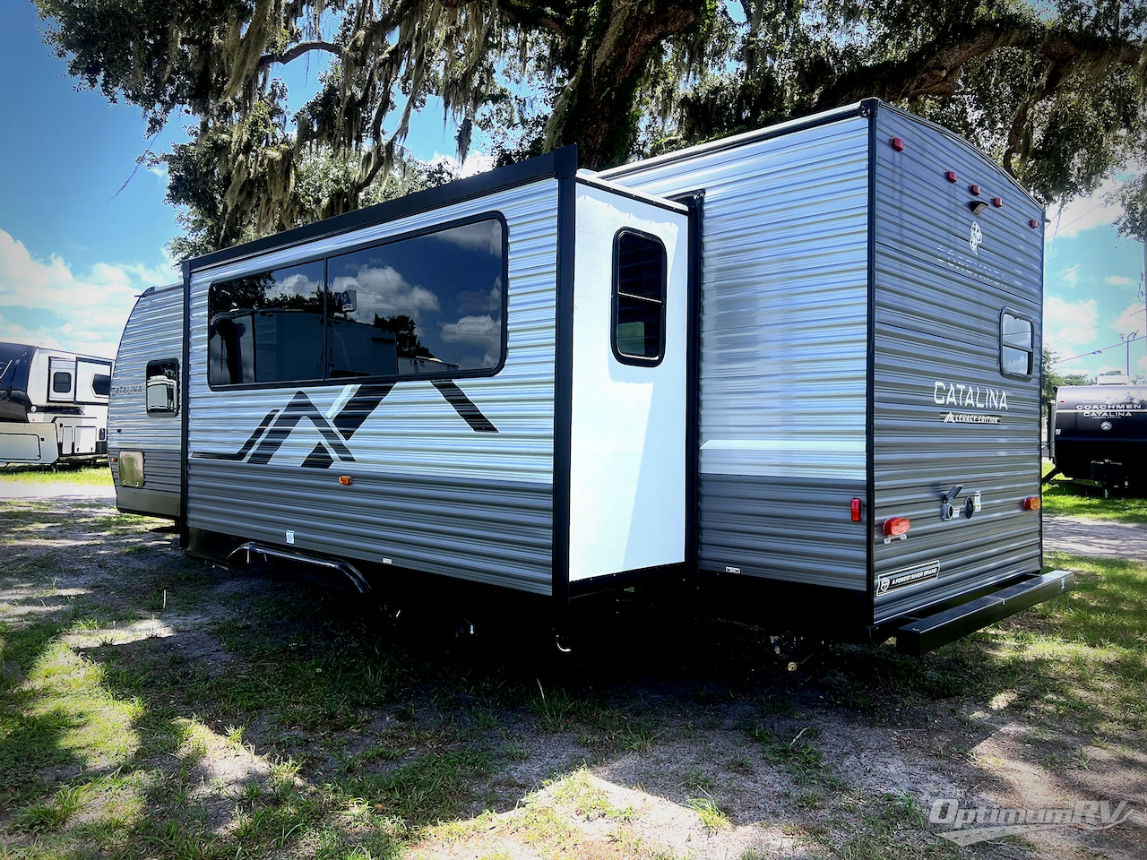 2027 Coachmen Catalina Legacy Edition 283RKS Photo 2