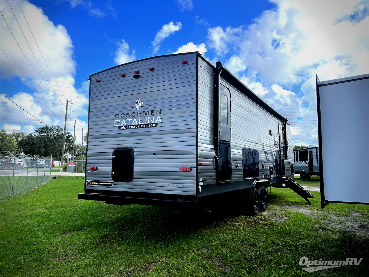 2027 Coachmen Catalina Legacy Edition 273DBHCK Photo 3