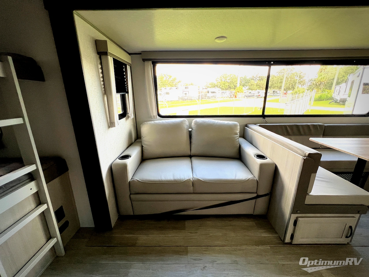 2027 Coachmen Catalina Legacy Edition 273DBHCK Photo 8