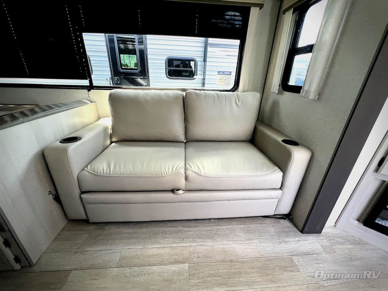 2027 Coachmen Catalina Legacy Edition 243RBS Photo 8