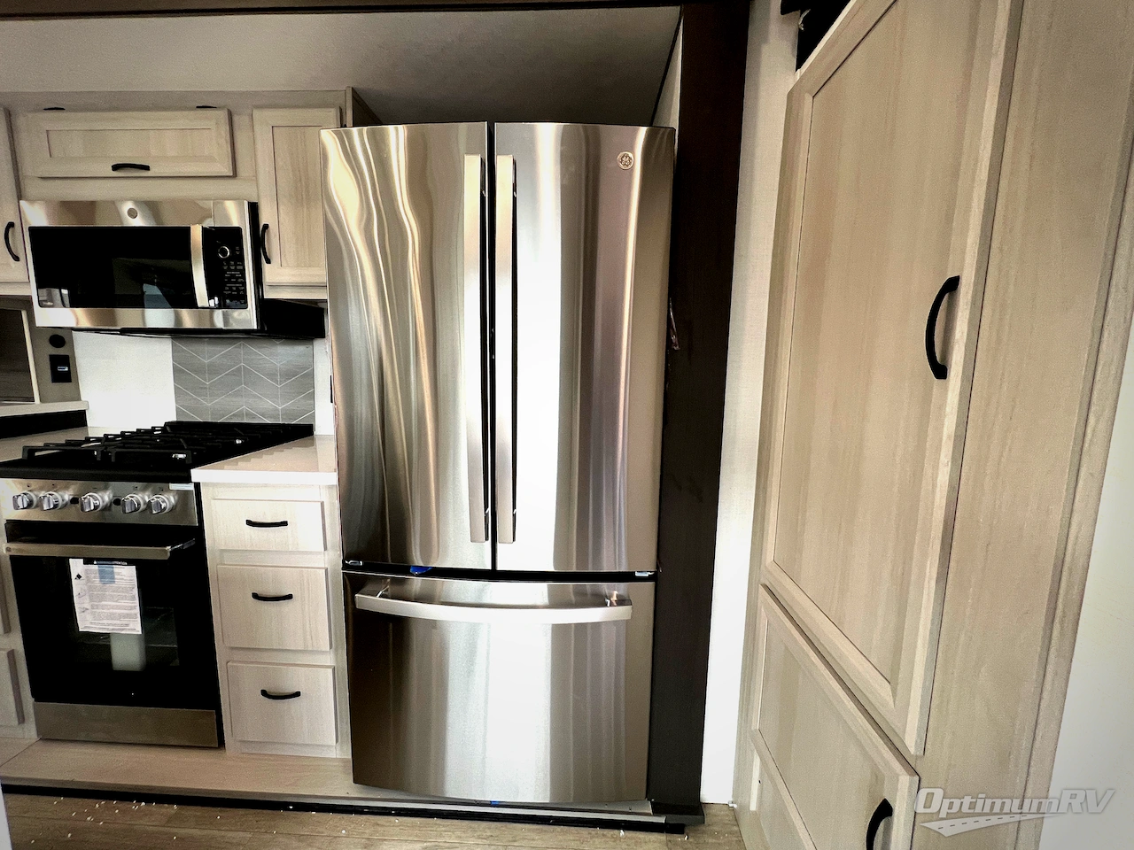 2027 Coachmen Catalina Destination Series 43CONDO Photo 13
