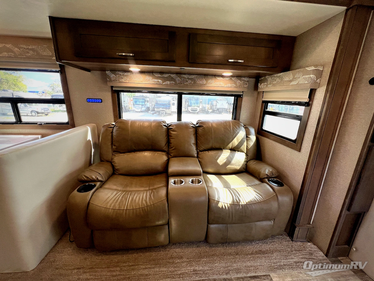 2022 Dynamax FORCE HD 34KD HD Photo 9