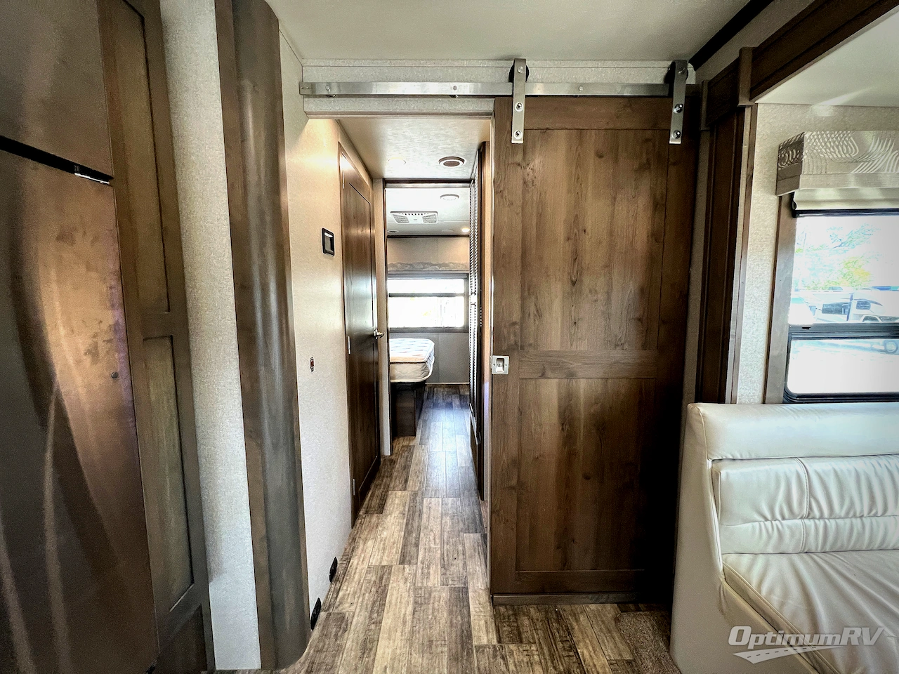 2022 Dynamax FORCE HD 34KD HD Photo 16