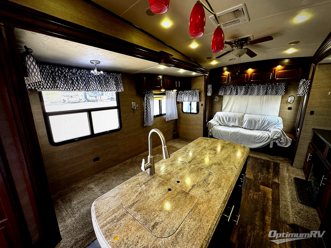 2014 Coachmen Brookstone 325RL Photo 4