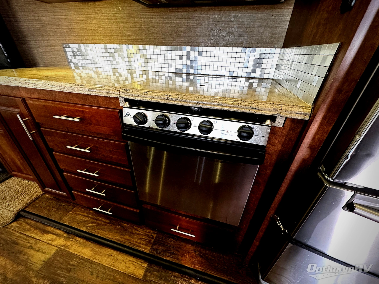 2014 Coachmen Brookstone 325RL Photo 6