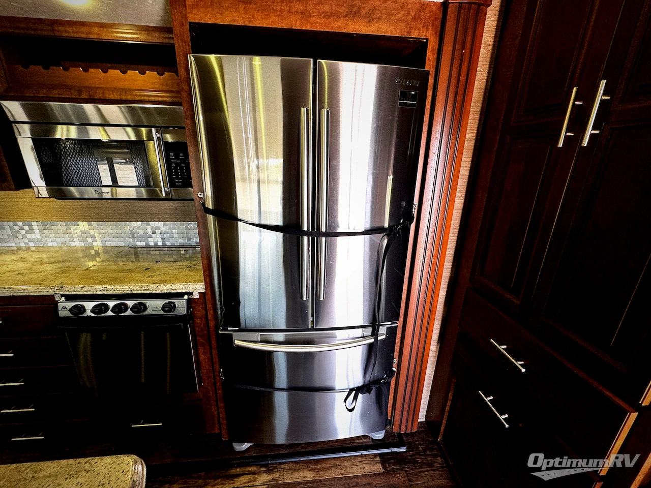 2014 Coachmen Brookstone 325RL Photo 8