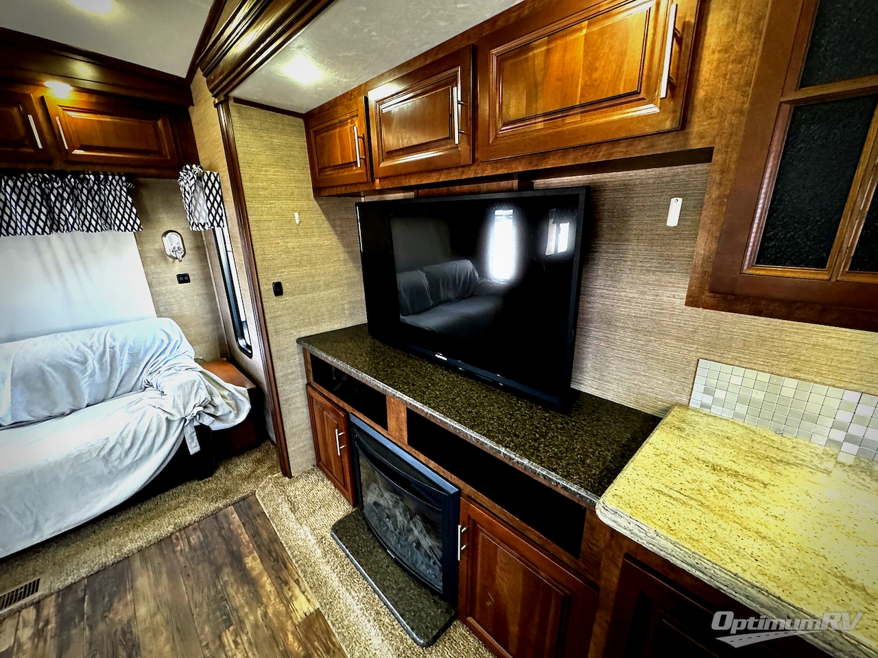 2014 Coachmen Brookstone 325RL Photo 10