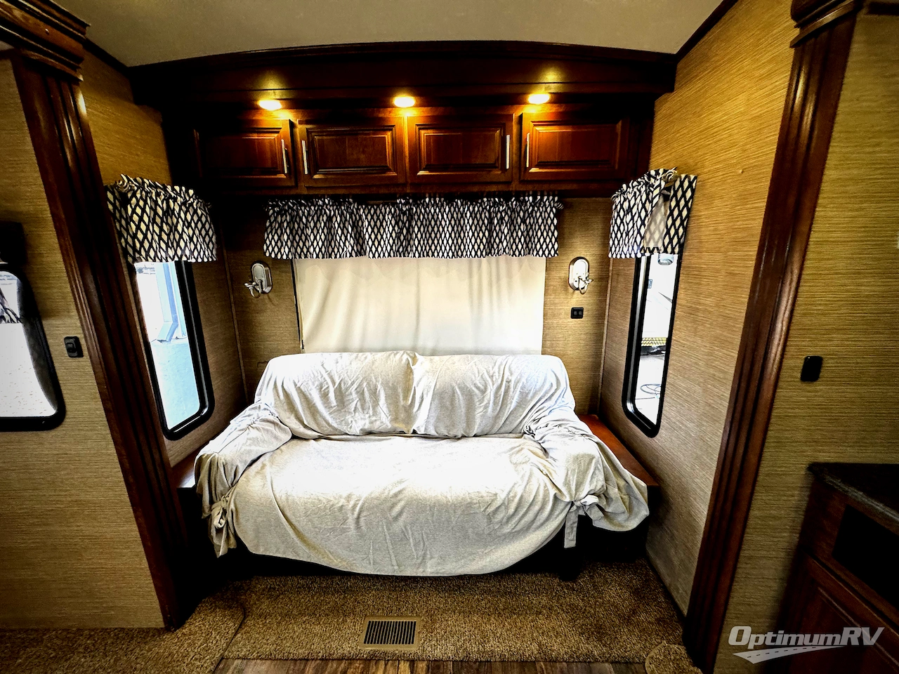 2014 Coachmen Brookstone 325RL Photo 11