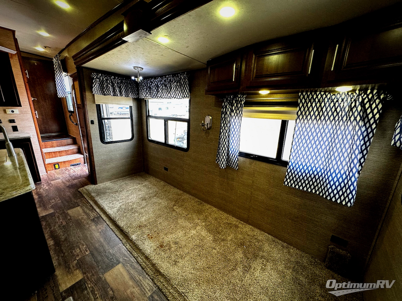 2014 Coachmen Brookstone 325RL Photo 12