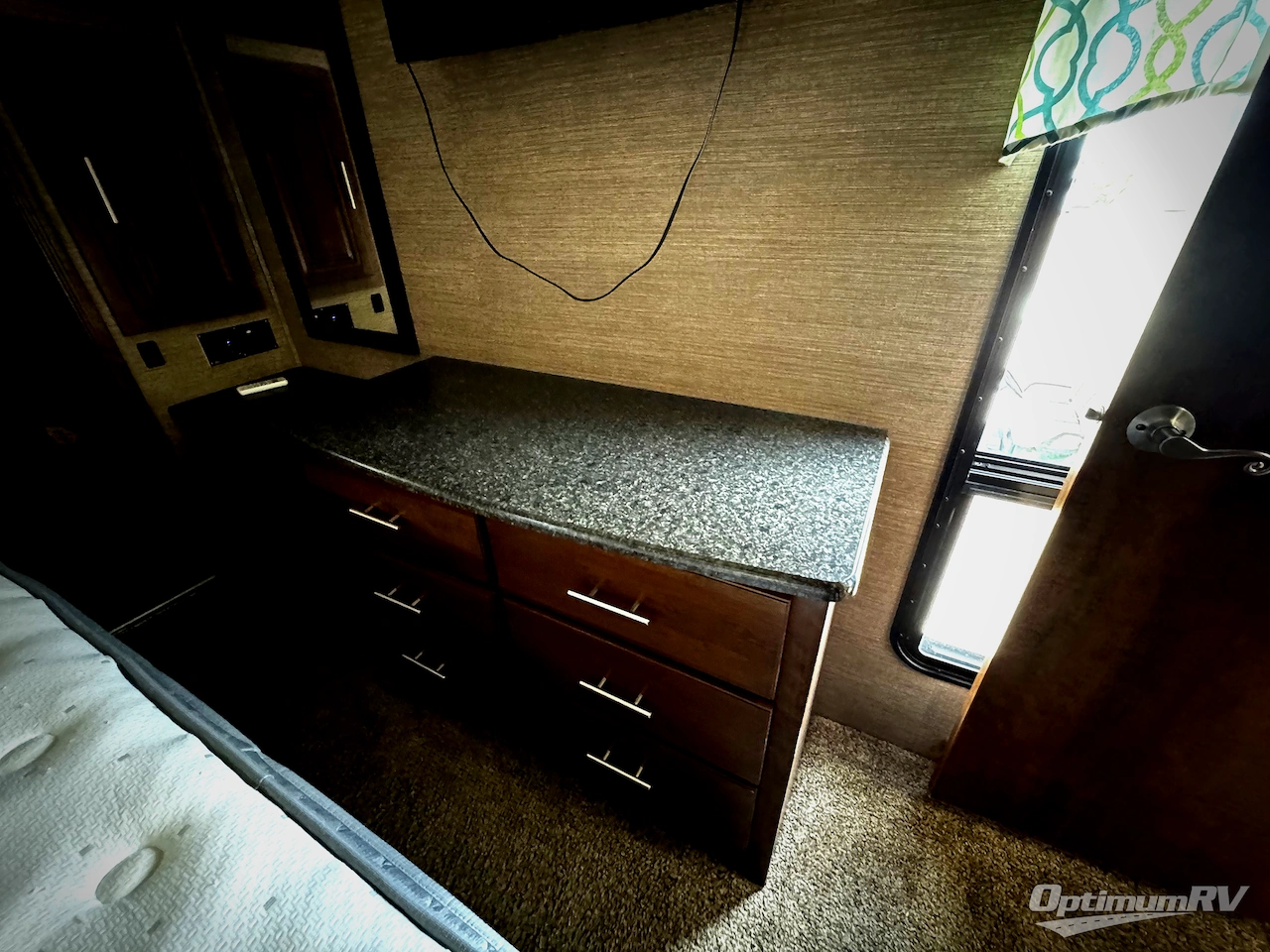 2014 Coachmen Brookstone 325RL Photo 18