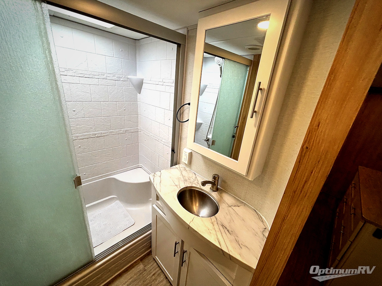 2022 Alliance Avenue 32RLS Photo 13