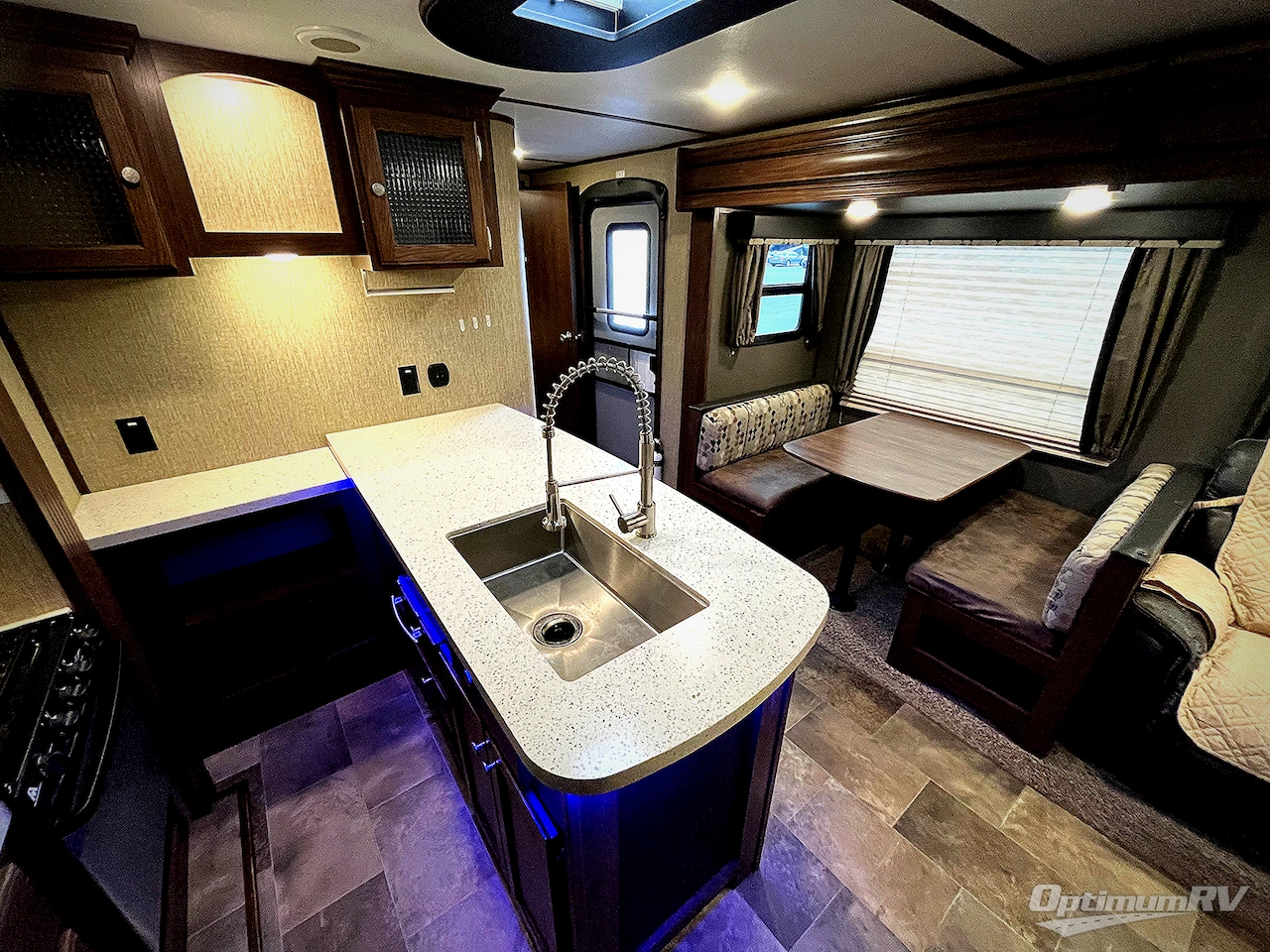 2017 Keystone Sprinter 325BMK Photo 6