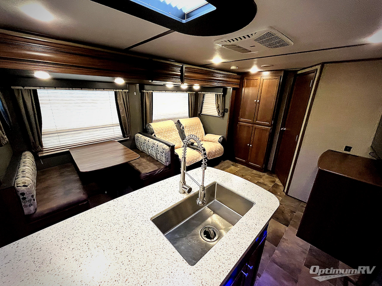 2017 Keystone Sprinter 325BMK Photo 7