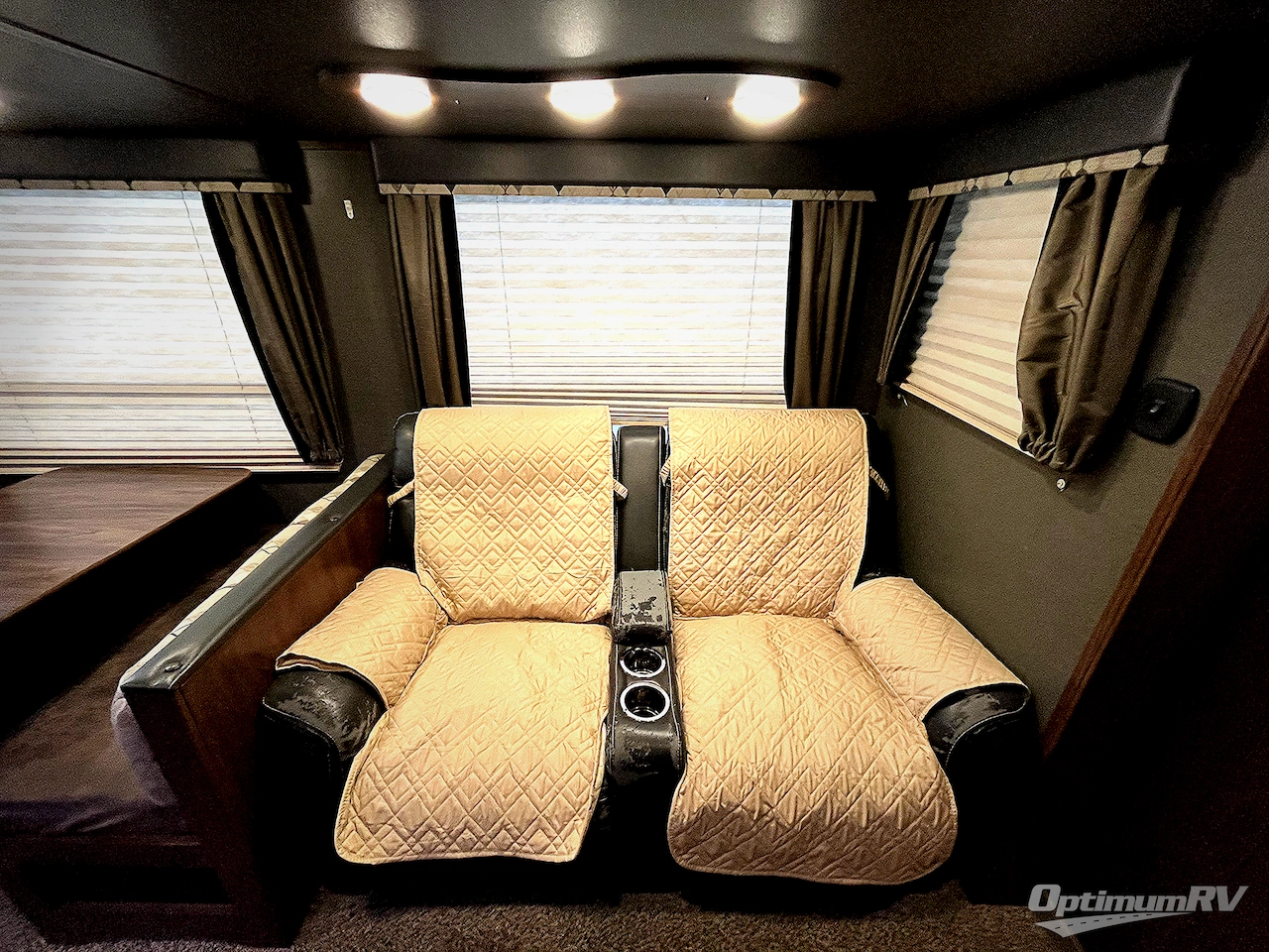 2017 Keystone Sprinter 325BMK Photo 9