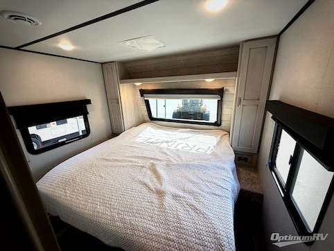 2023 Keystone Sprinter Limited 341BIK RV Photo 4