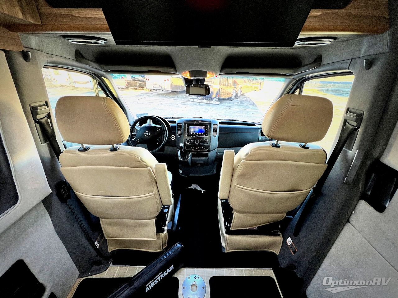 2018 Airstream Tommy Bahama Interstate Lounge Photo 6