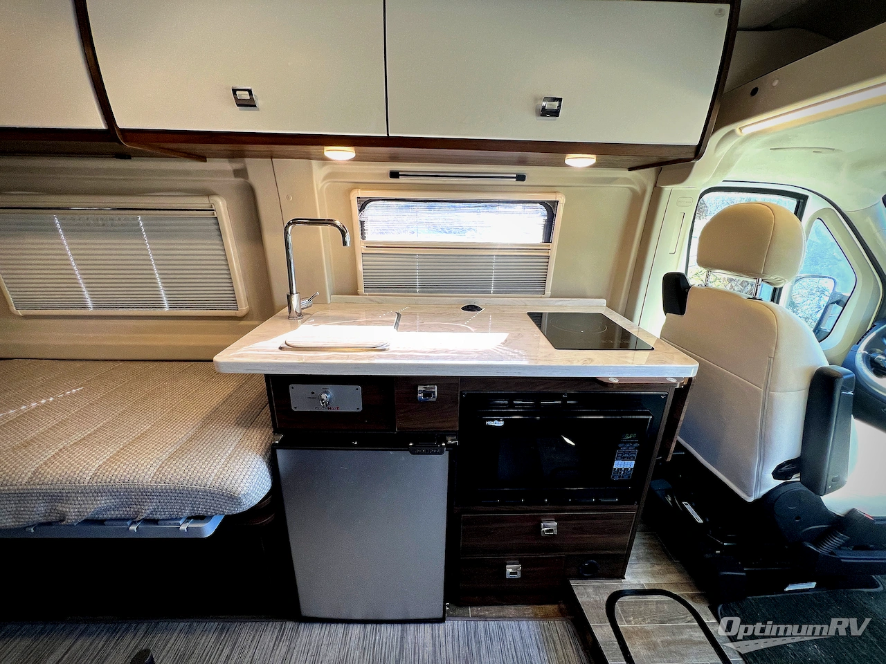 2022 Winnebago Travato 59KL Photo 8